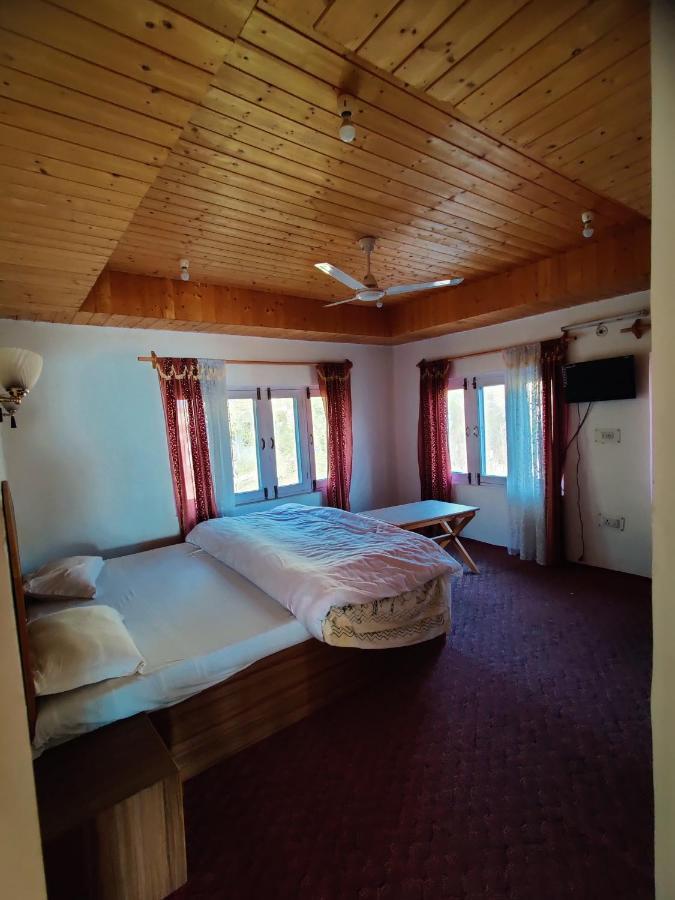 Calm Holiday Inn Srīnagar 외부 사진