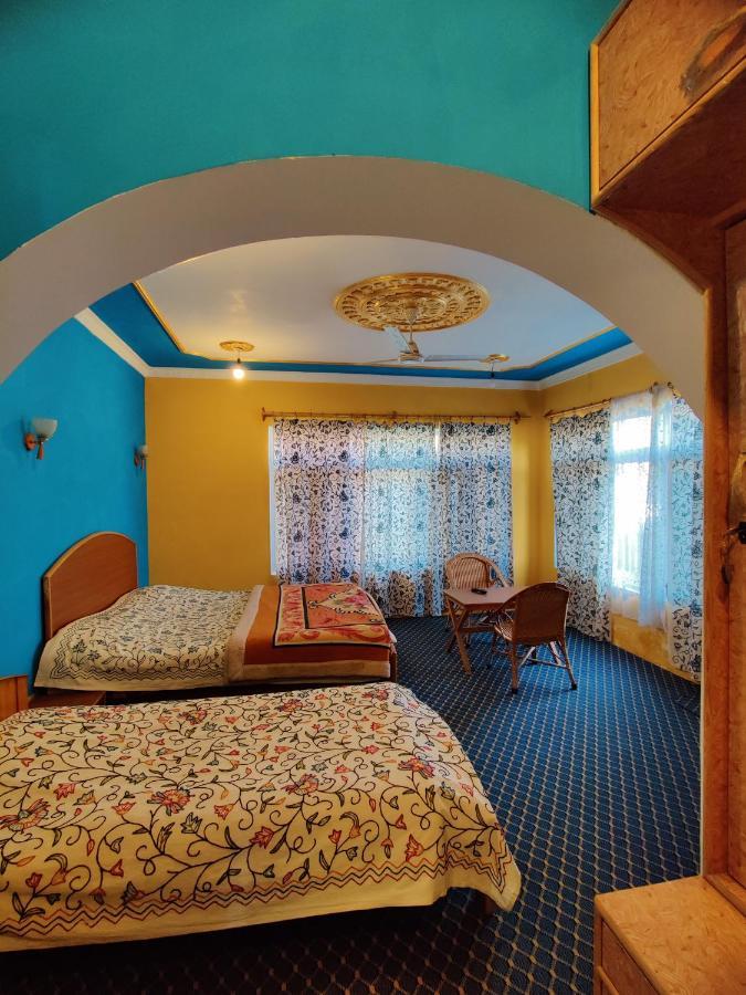 Calm Holiday Inn Srīnagar 외부 사진