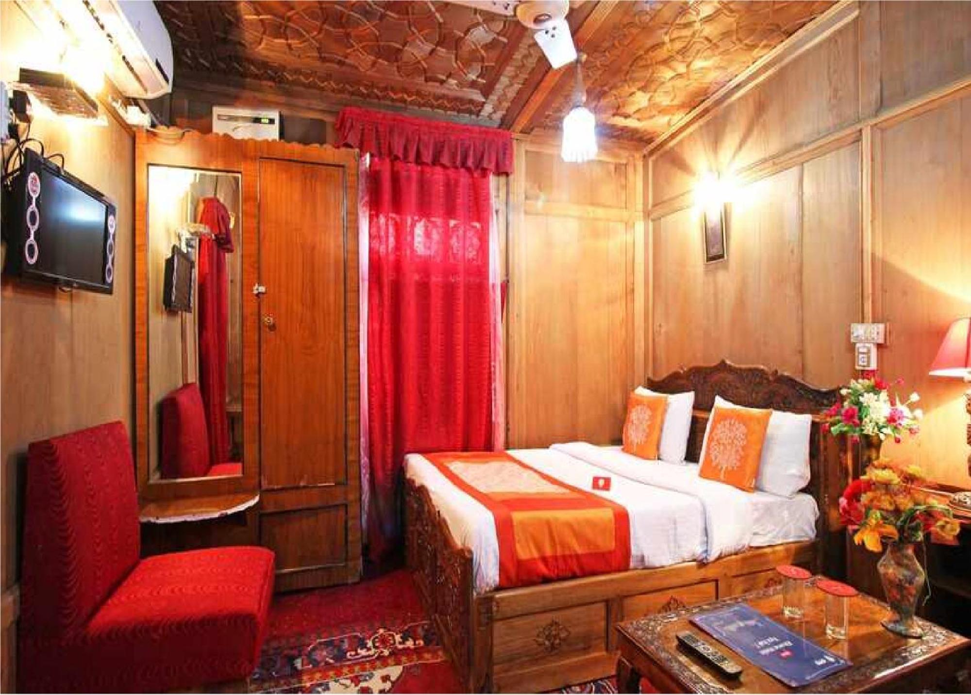 Calm Holiday Inn Srīnagar 외부 사진