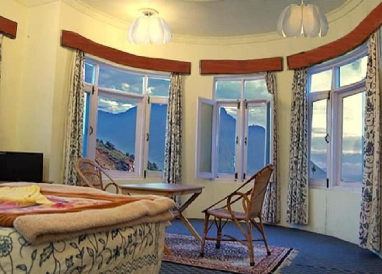 Calm Holiday Inn Srīnagar 외부 사진