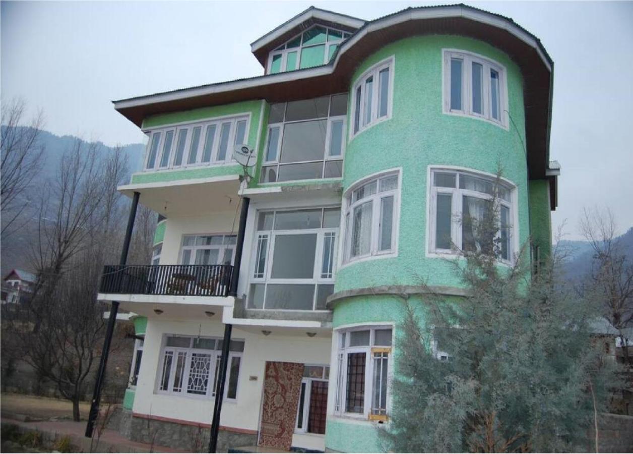 Calm Holiday Inn Srīnagar 외부 사진