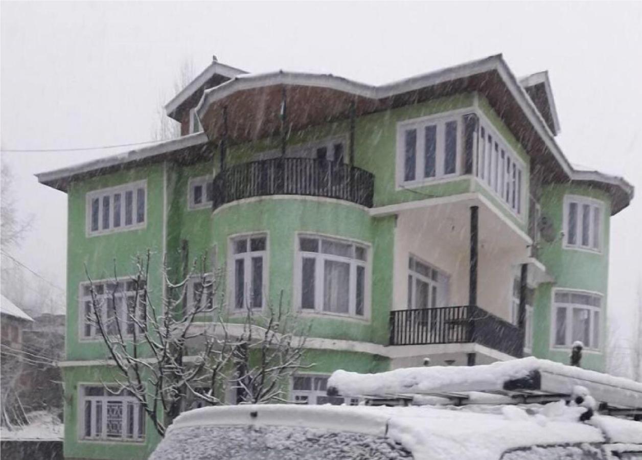 Calm Holiday Inn Srīnagar 외부 사진