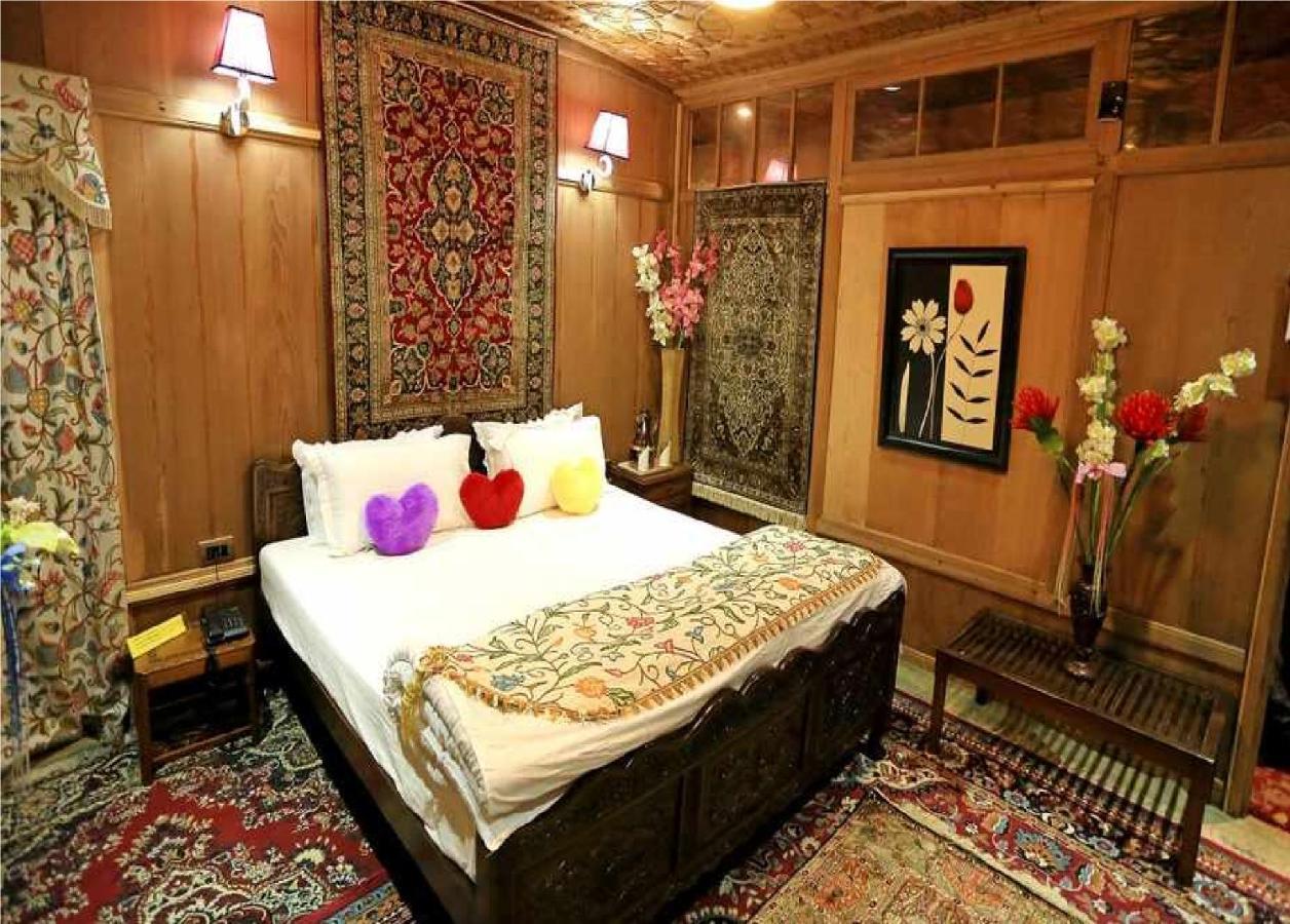 Calm Holiday Inn Srīnagar 외부 사진