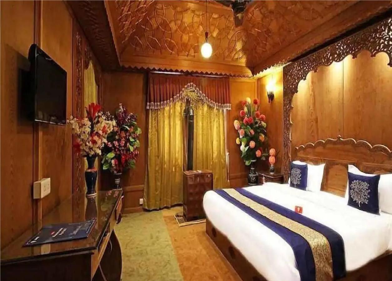 Calm Holiday Inn Srīnagar 외부 사진